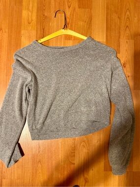 Brandy Melville Gray Knit Crewneck Sweater